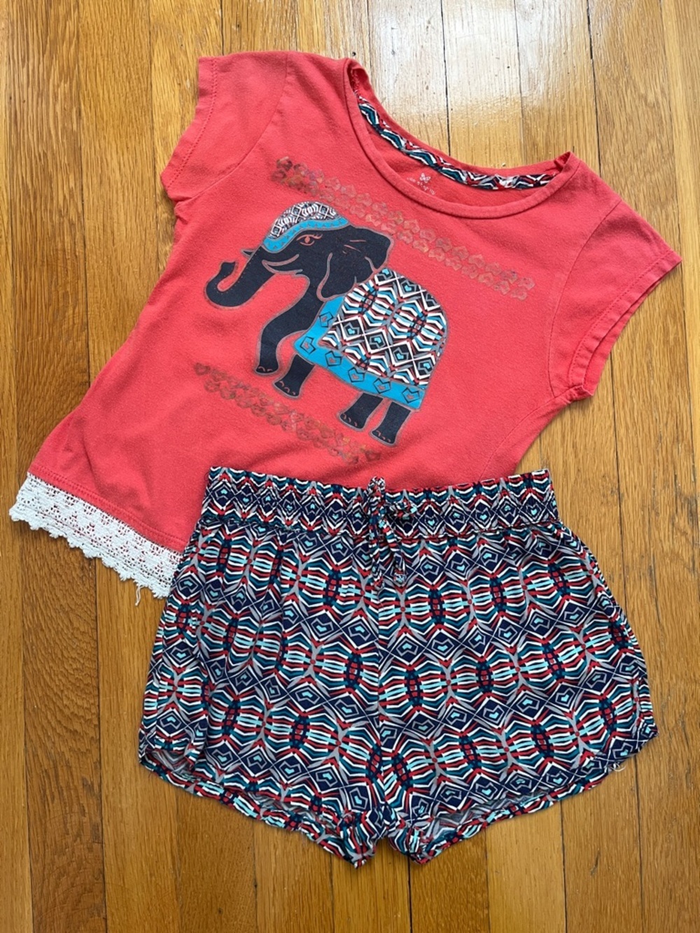 Girls Size 7 / 8 Patterned Soft Shorts 100% Rayon Flowy Summer Colorful Shorts